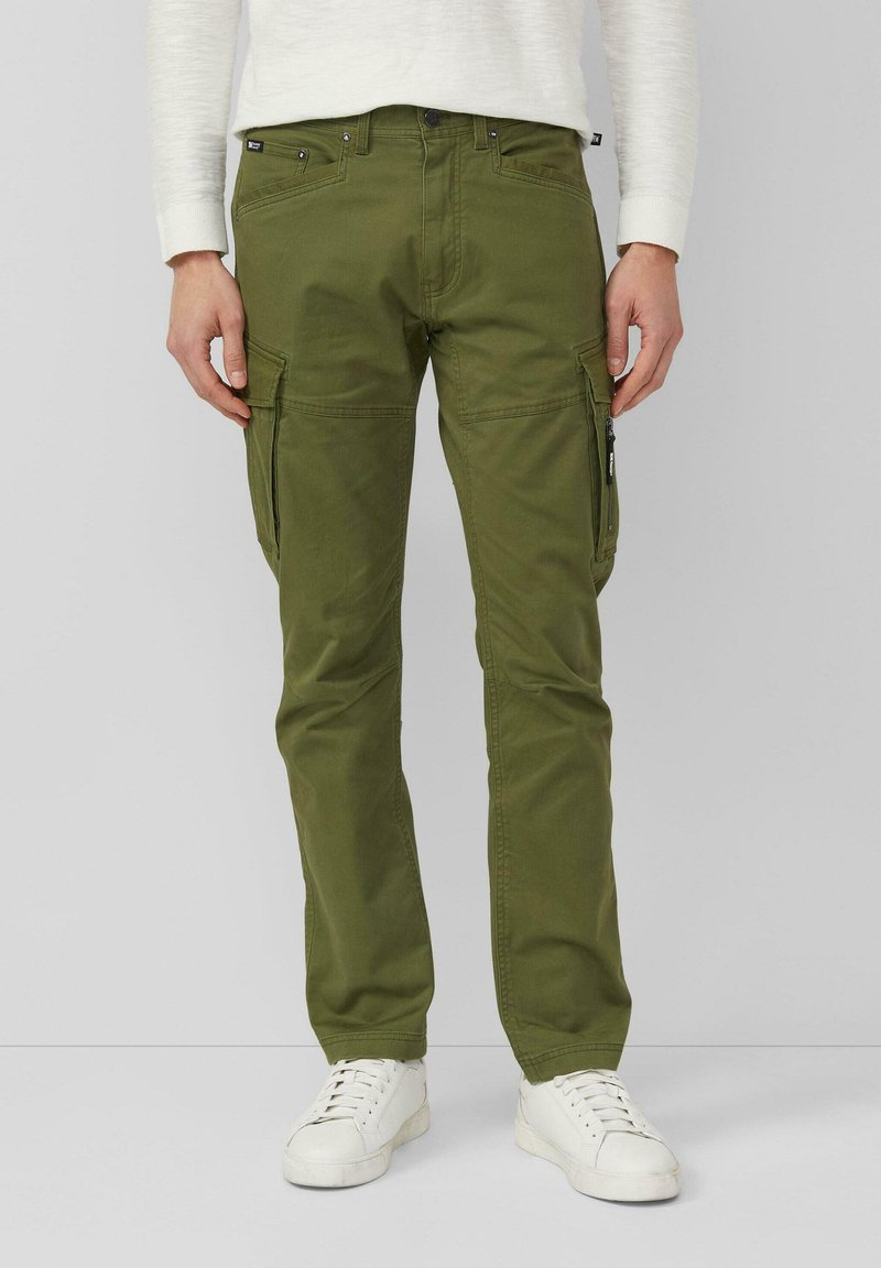 Olivgrüne Cargohosen mit Reißverschlusstaschen und schlankem Schnitt. Hergestellt aus strapazierfähigem Stoff, mit subtiler Textur und Nahtdetails.
