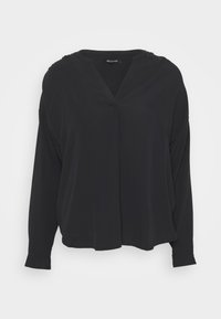 Blusa nera a maniche lunghe realizzata in tessuto leggero. Presenta una scollatura a V e una vestibilità comoda con dettagli arricciati sulle spalle.