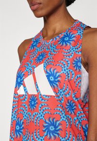 adidas Performance FARM TANK - Viršus - bright red/signal cyan