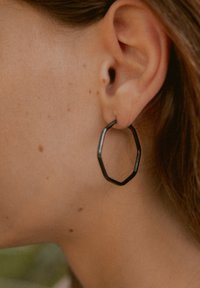 modabilé HEXAGON CREOLEN 30MM SECHSECK - Earrings - schwarz