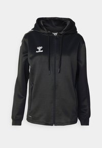 Μαύρο hoodie με φερμουάρ από λείο ύφασμα και κουκούλα με κορδόνι. Διαθέτει λευκό λογότυπο στο στήθος και αντίθετους ώμους.