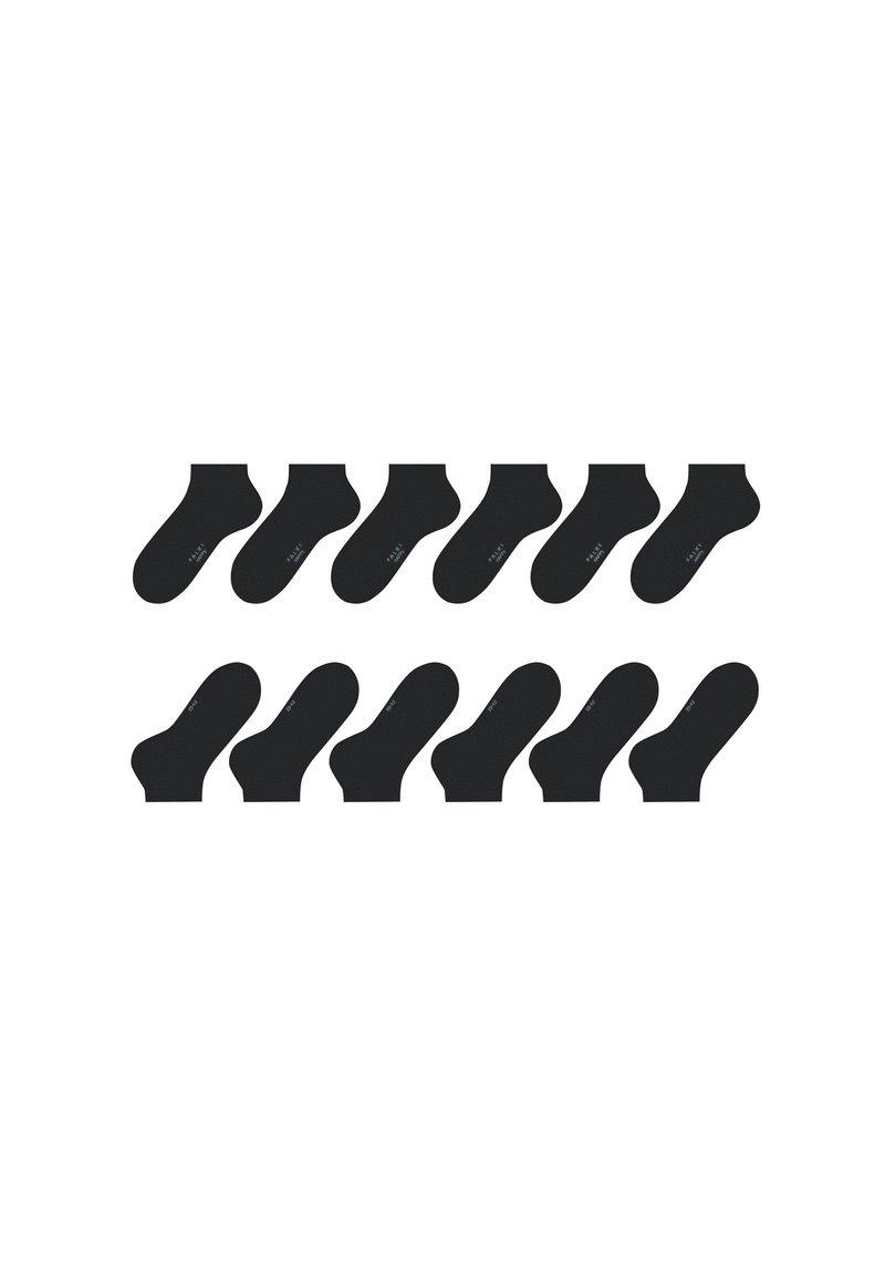 Schwarze Baumwollsocken, knöchellang, mit einer glatten Textur. Zwölf Paare in einem Gittermuster angeordnet, mit minimaler Markenkennzeichnung auf jedem Paar.