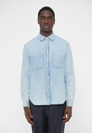 CASUAL FIT - Camicia - light blue