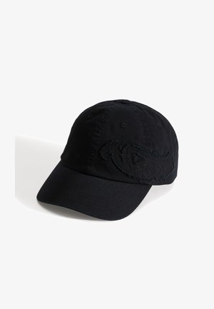 Cappellino da baseball nero in cotone con design ricamato in rilievo sulla parte anteriore, corona arrotondata e visiera curva.
