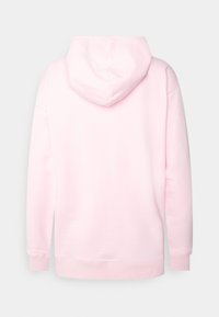 Felpa con cappuccio rosa dal texture morbido, con un grande cappuccio e polsini a costine. Il retro è semplice, senza decorazioni o fantasie.