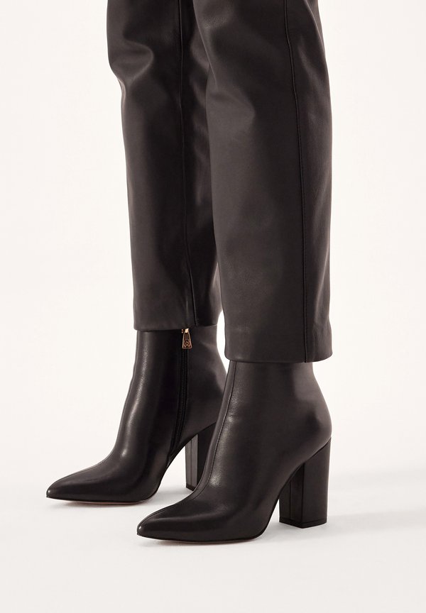 FLYNN - High Heel Stiefelette