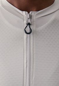 Thumbnail Image 6