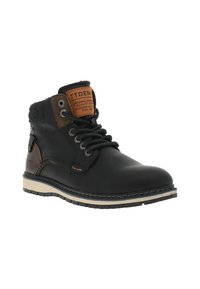 Bottes de cheville en cuir noir avec des accents marron, fermeture à lacets, un col rembourré et une semelle à grip texturée. Présente une étiquette de marque sur la languette.