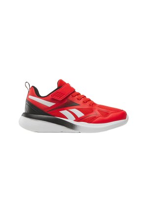 Scarpa sportiva rossa con dettagli bianchi e neri, chiusura con lacci e velcro, e suola bianca spessa con dettaglio a gradiente nero.