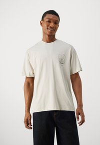 Jack & Jones JJTUNE TEE CREW NECK - Trükipildiga T-särk - moonbeam