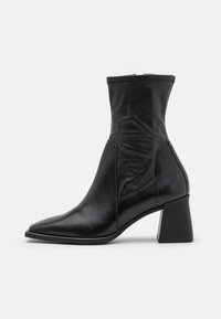 Vagabond Botines - black