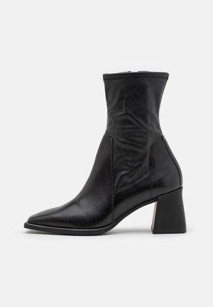 Vagabond Botines - black