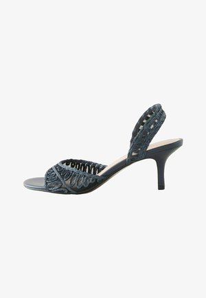 Sort åben tå slingback-hæl med flettet overdel og en slank stilet-hæl i mellem-højde.