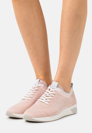 Marco Tozzi Trainers - salmon comb