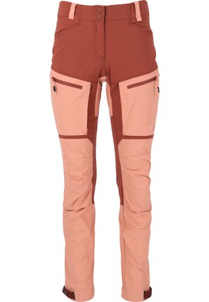 Röda och rosa tvåfärgade klättringsbyxor med fram- och sidofickor, justerbara fotledsremmar och en blandning av släta och texturerade material.
