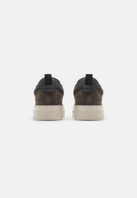 Antony Morato METAL HENLEY LOW-TOP SNEAKERS - Joggesko - clay