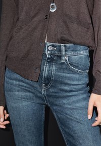 Massimo Dutti HIGH WAIST  - Jeans a zampa - blue denim