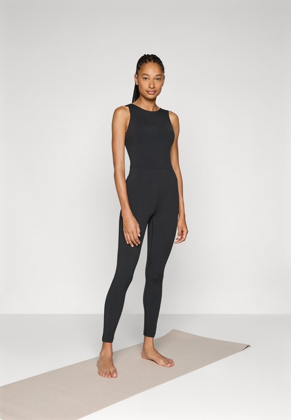 YGA MOTION ONES - Gym suit2