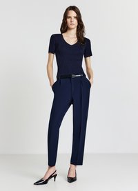 Calliope SCOLLO V - T-shirt basic - blu notte