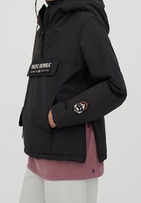 PULL&BEAR Vinterjakker - black