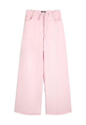 Spodnie szerokie w jasnoróżowym dżinsie, z elastycznym paskiem na sznurku, dwoma przednimi kieszeniami i prostym dołem. Gładka tekstura z minimalnymi detalami w szwach.