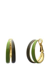 Gouden hoepeloorbellen met groene en donkergroene emaille accenten. Glad afwerking met een slank, minimalistisch ontwerp en een veilige sluiting.
