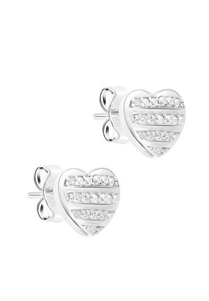 Paar silberne, herzförmige Ohrstecker mit horizontal angeordneten Reihen kleiner funkelnder Steine.