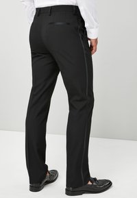 Next REGULAR FIT TUXEDO - Pantalon classique - black
