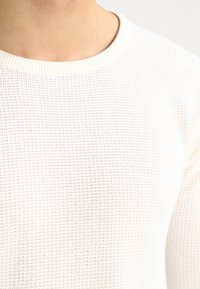 Minimum Sweter
