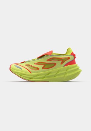 adidas by Stella McCartney ADISTAR - Training shoe - collegiate orange/preloved lime/core black