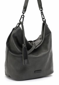 Šedá perforovaná kůže hobo taška s zaobleným tvarem, nastavitelným popruhem, bočním třásňovým detailem a značkovou visačkou na přední straně.