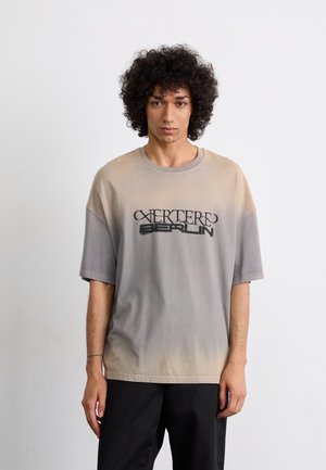 CORE - Print T-shirt - faded sand