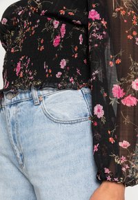 Vero Moda Blus - black