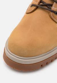 Timberland Stivaletti stringati - yellow
