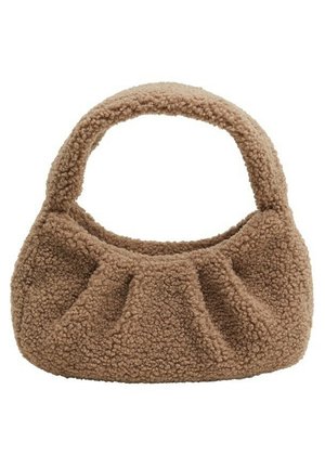 Miękka, brązowa torebka o teksturowanej powierzchni, z zaokrąglonym górnym uchwytem i marszczonymi detalami z przodu, tworzącymi puszysty, przytulny wygląd.