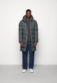 Dr.Denim OMAR - Calças de ganga de corte relaxado - pebble dark retro