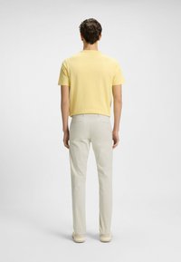 BOSS SLIM - Chino - open yellow seventeen