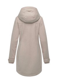 Manteau beige clair avec une capuche, fabriqué en tissu texturé. Il possède des manches longues, une silhouette légèrement évasée et des accents de manches boutonnés.
