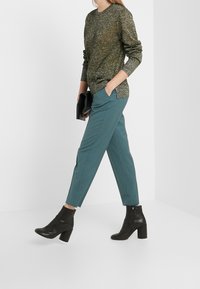 CLOSED Trui - olive
