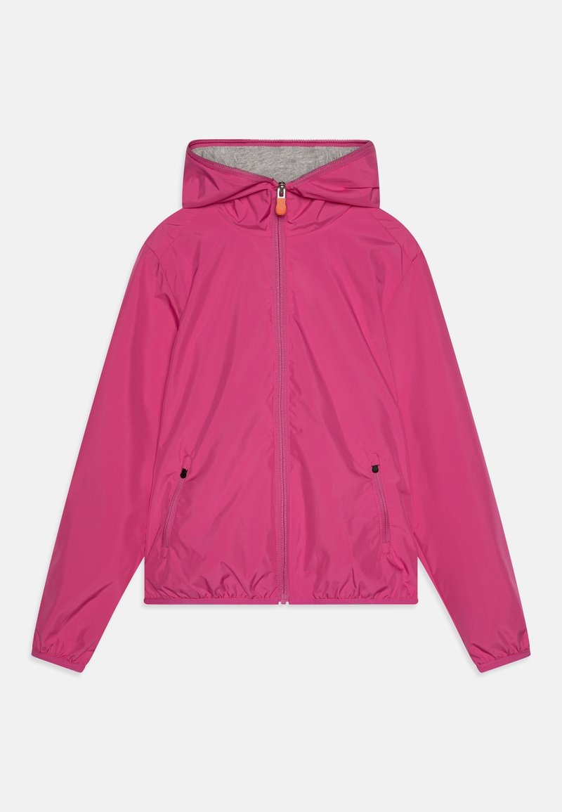 Veste à capuche rose vif avec fermeture éclair sur le devant, deux poches latérales zippées, poignets élastiques et doublure intérieure grise à l'intérieur de la capuche.