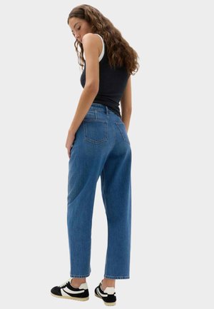 Marks & Spencer, UPDATED CARROT JEAN.. - Jeans Tapered Fit - medium indigo