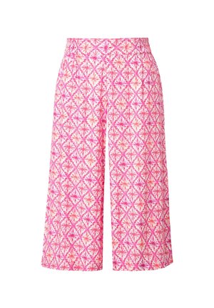 Culottes rosas con un patrón de diamantes y flores, que cuentan con una cinturilla elástica y piernas anchas, fabricadas con una tela ligera.