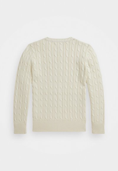 Pull en maille torsadée crème, avec un motif texturé, un col rond et des poignets et un bas côtelés. Matière douce, manches longues.