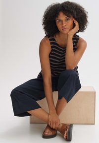 OPUS CULOTTE MISHA DESERT - Trousers - coal blue