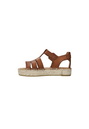 Bruine lederen sandaal met een open ontwerp, voorzien van meerdere banden, een textuur espadrille zool en een klittenbandsluiting.