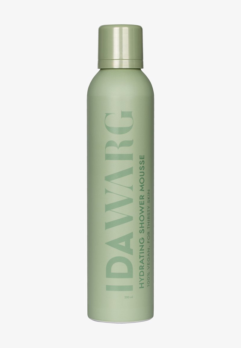Grön cylindrisk flaska med matt yta, märkt "IDAWARG Hydrating Shower Mousse," 200 ml, med fet typografi.