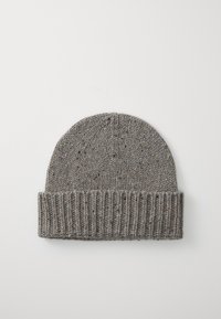 Bonnet tricoté gris avec un revers côtelé, présentant une texture mouchetée. Le tissu a l'air chaud et doux, adapté aux temps froids.