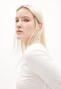 ARMEDANGELS EINIAARA SOFT - Langarmshirt - off white