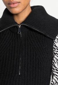 EDITED Sweter