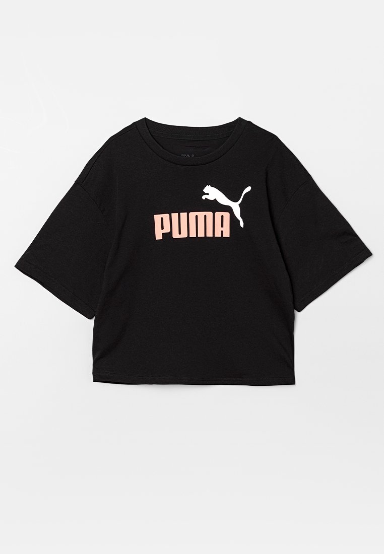 Camiseta corta negra de algodón, con escote redondo, mangas cortas y un destacado logo rosa de "PUMA" acompañado de un gráfico de un puma en blanco.